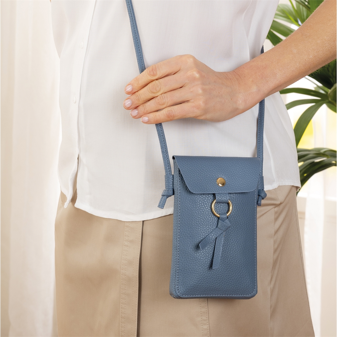 Sac pochette nud Bleu 15 €
