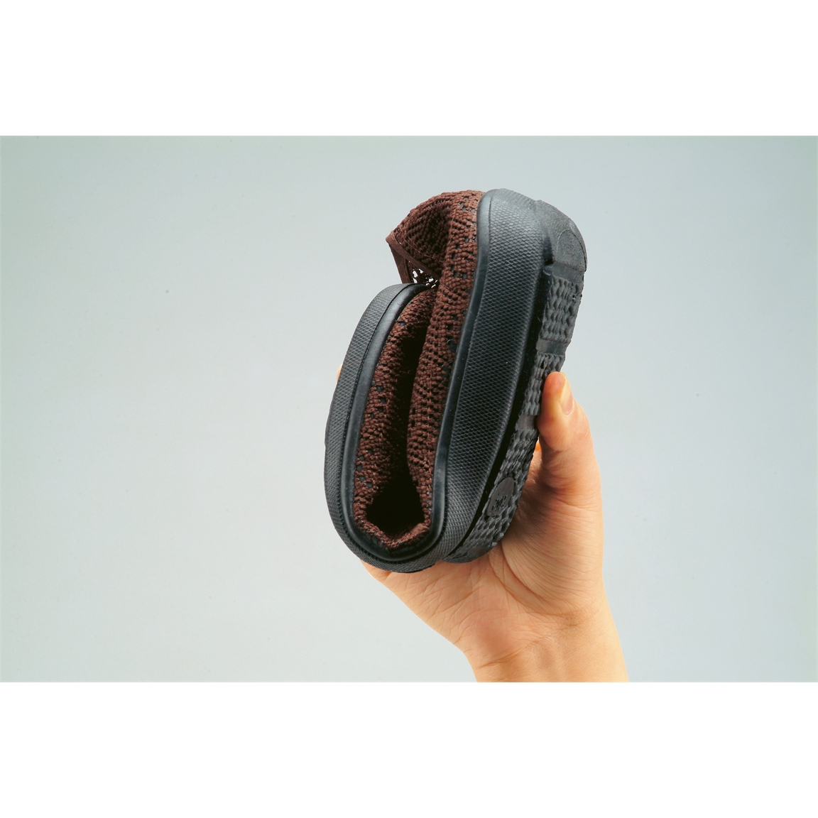 Trotteurs ajours beige ou marron 15 €