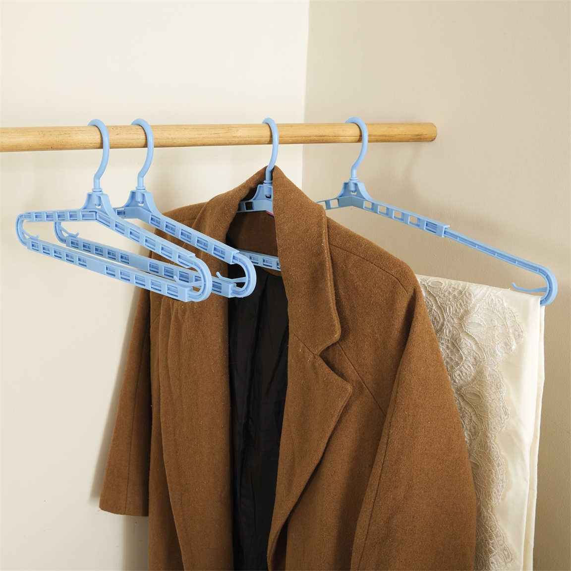 Lot de 4 cintres extensibles — vue 3