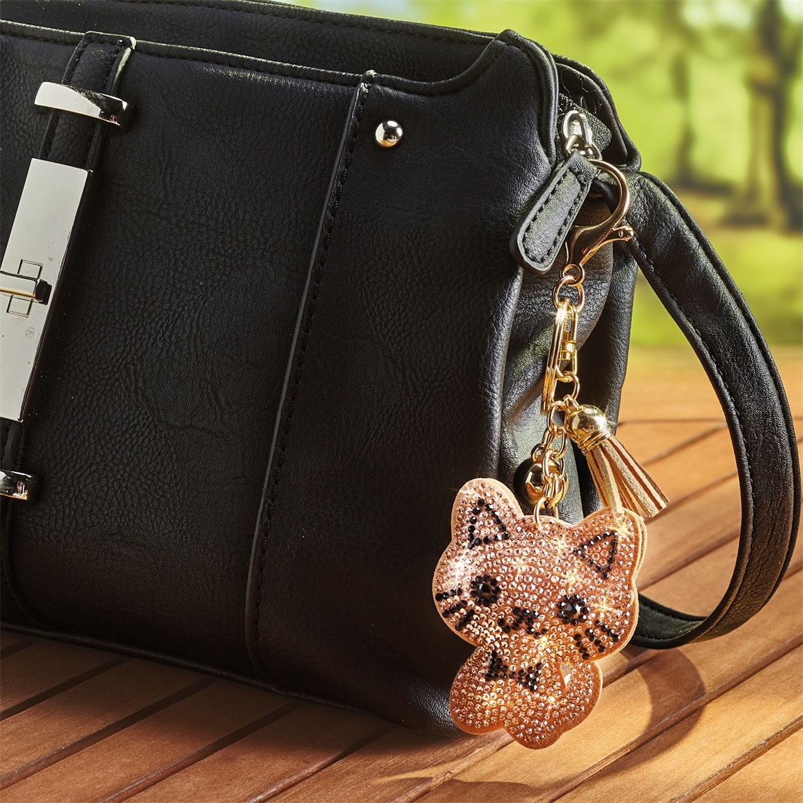 Porte-clefs chat paillett 9 €