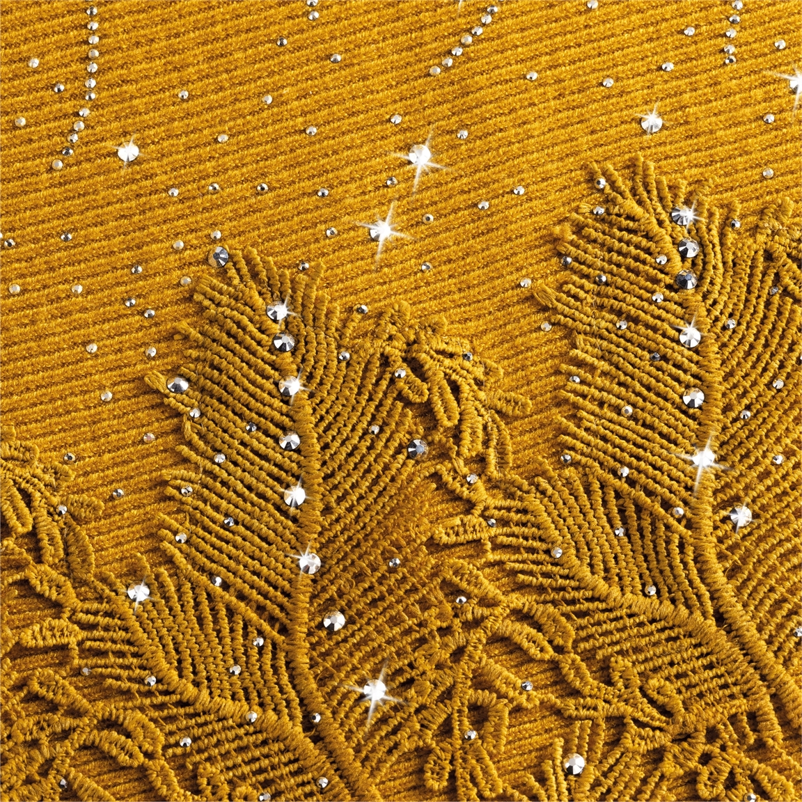 Pull dentelle strass jaune 20 €