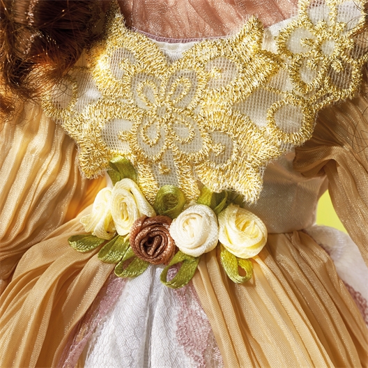 Poupée d'ornement du printemps Camelia ou Eglantine