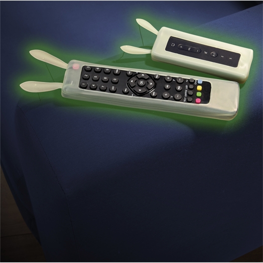 2 housses télécommandes phosphorescentes