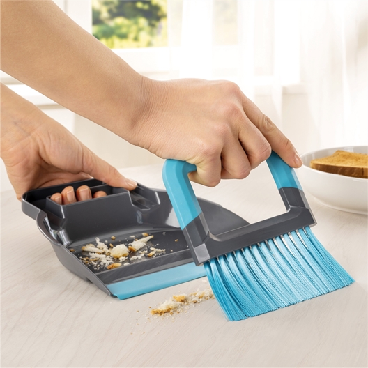 Ramasse-miettes et balayette