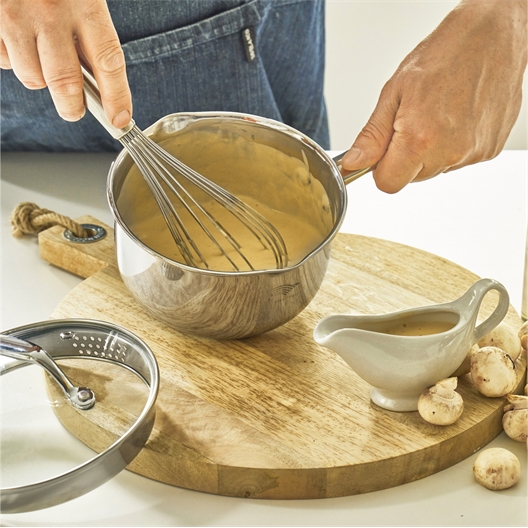 Casserole-saucière couvercle passoire Pradel France ®