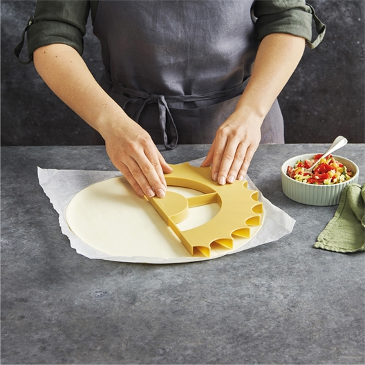 Pochoir découpe couronne