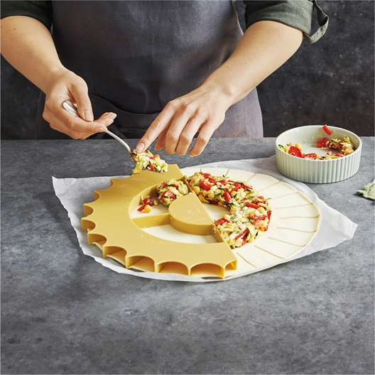 Pochoir découpe couronne