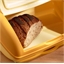 Boîte à pain jaune avec planche