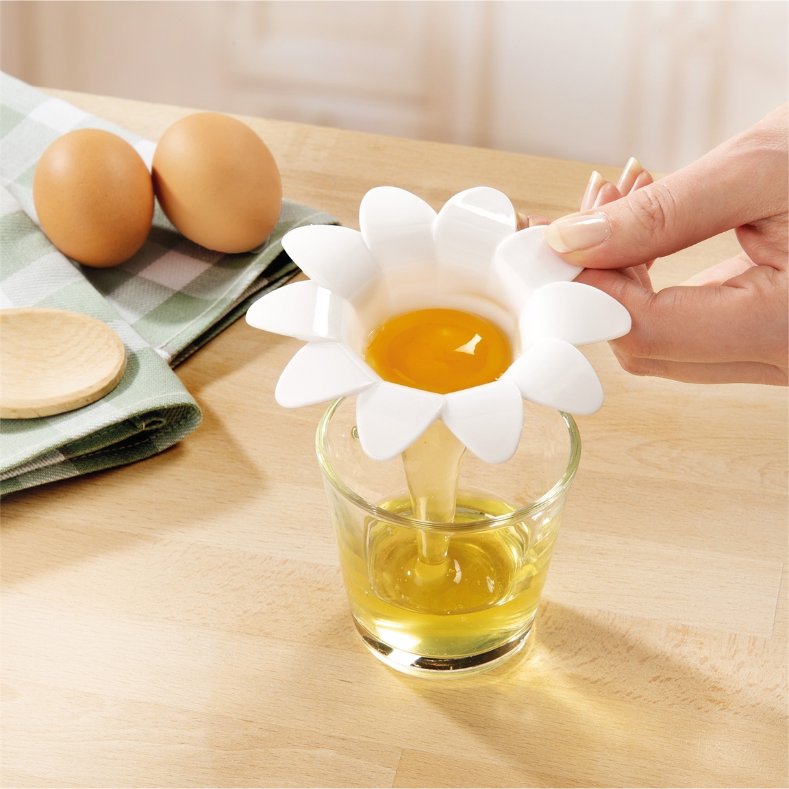 Daisy est un accessoire pour séparer le jaune du blanc d'œuf.