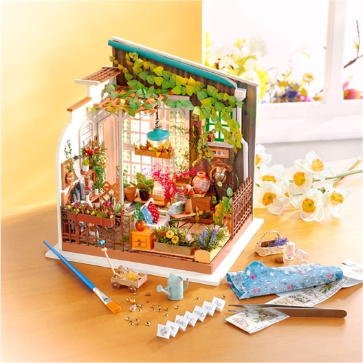 Miniaturhaus zum Basteln Blumenbalkon